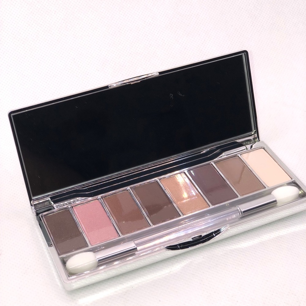Clinique “the best of black honey shadow palette”
